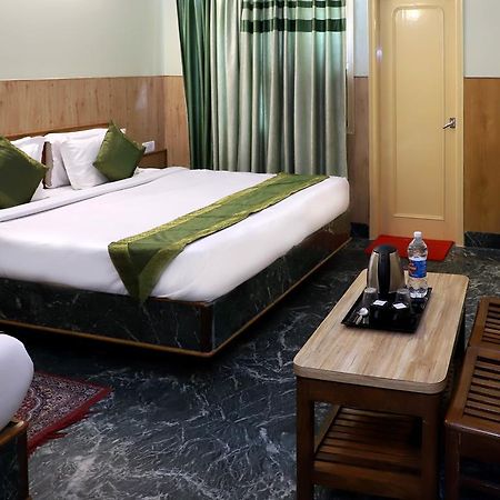 Oyo 22075 Hotel Bali Palace Катра Екстер'єр фото