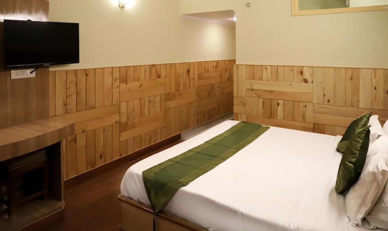 Oyo 22075 Hotel Bali Palace Катра Екстер'єр фото