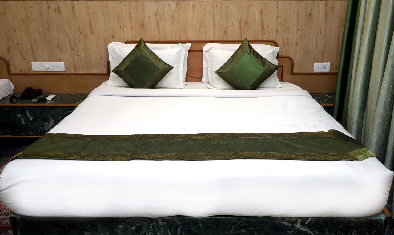 Oyo 22075 Hotel Bali Palace Катра Екстер'єр фото