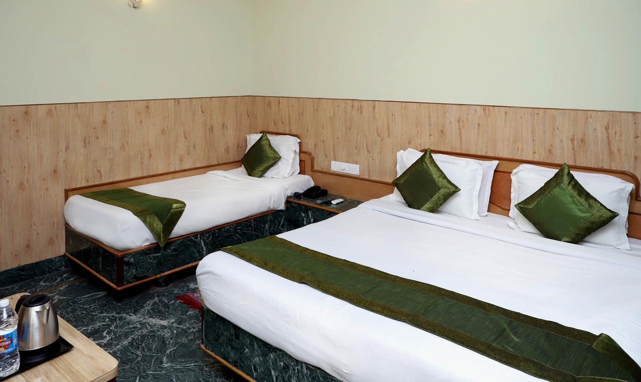 Oyo 22075 Hotel Bali Palace Катра Екстер'єр фото