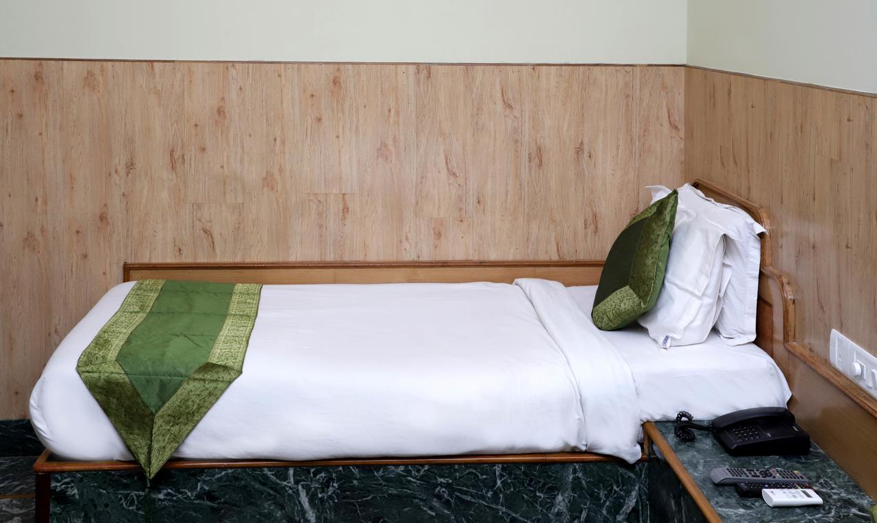 Oyo 22075 Hotel Bali Palace Катра Екстер'єр фото