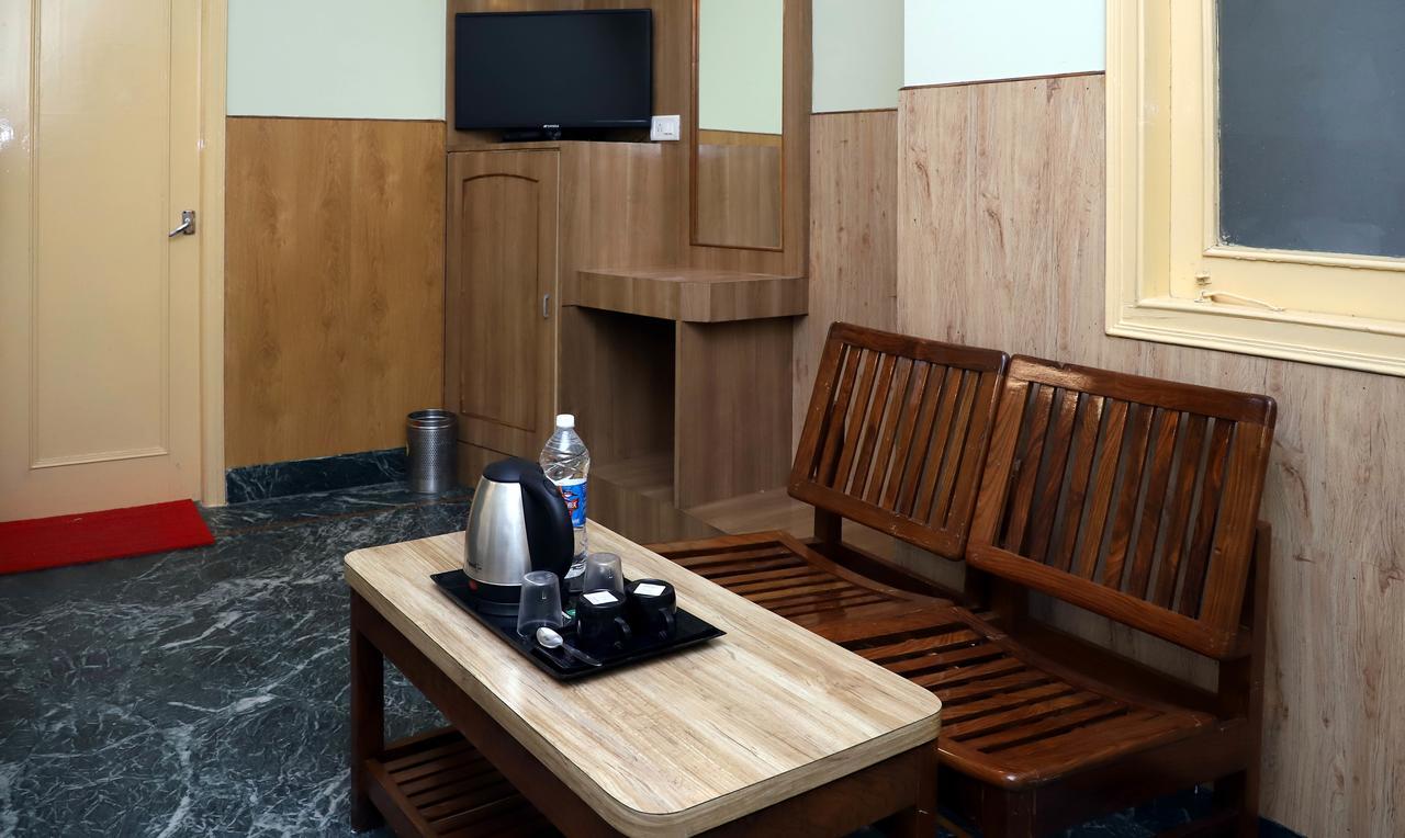 Oyo 22075 Hotel Bali Palace Катра Екстер'єр фото