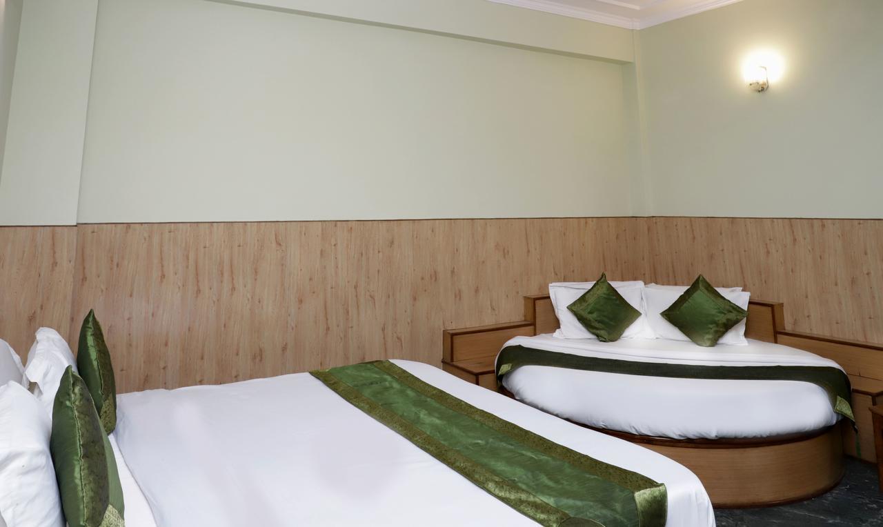 Oyo 22075 Hotel Bali Palace Катра Екстер'єр фото