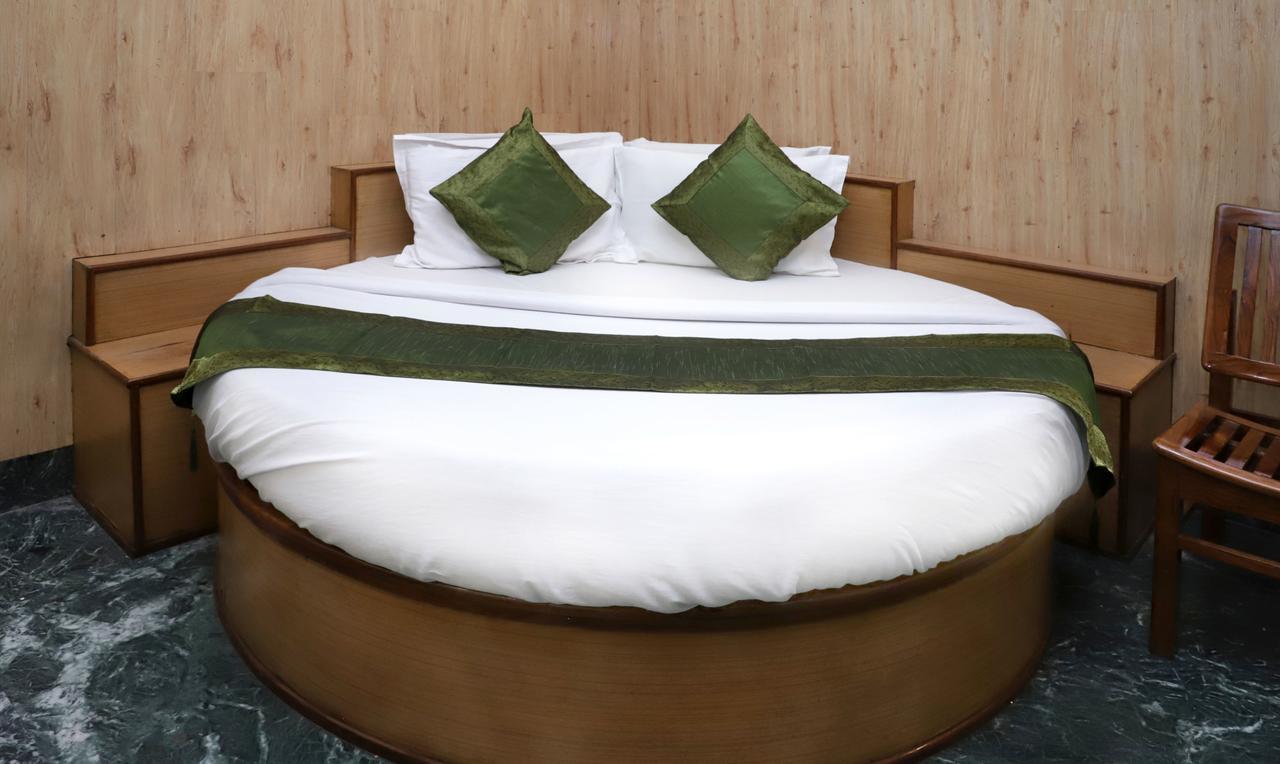 Oyo 22075 Hotel Bali Palace Катра Екстер'єр фото