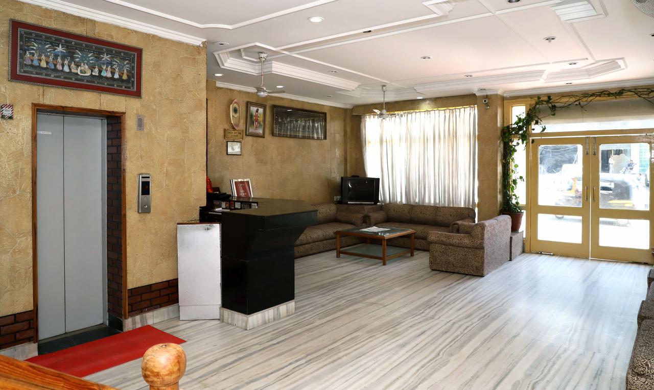 Oyo 22075 Hotel Bali Palace Катра Екстер'єр фото