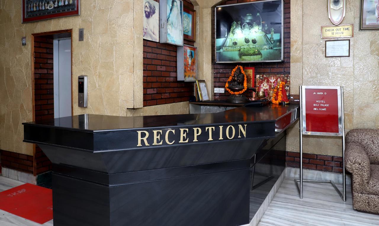 Oyo 22075 Hotel Bali Palace Катра Екстер'єр фото