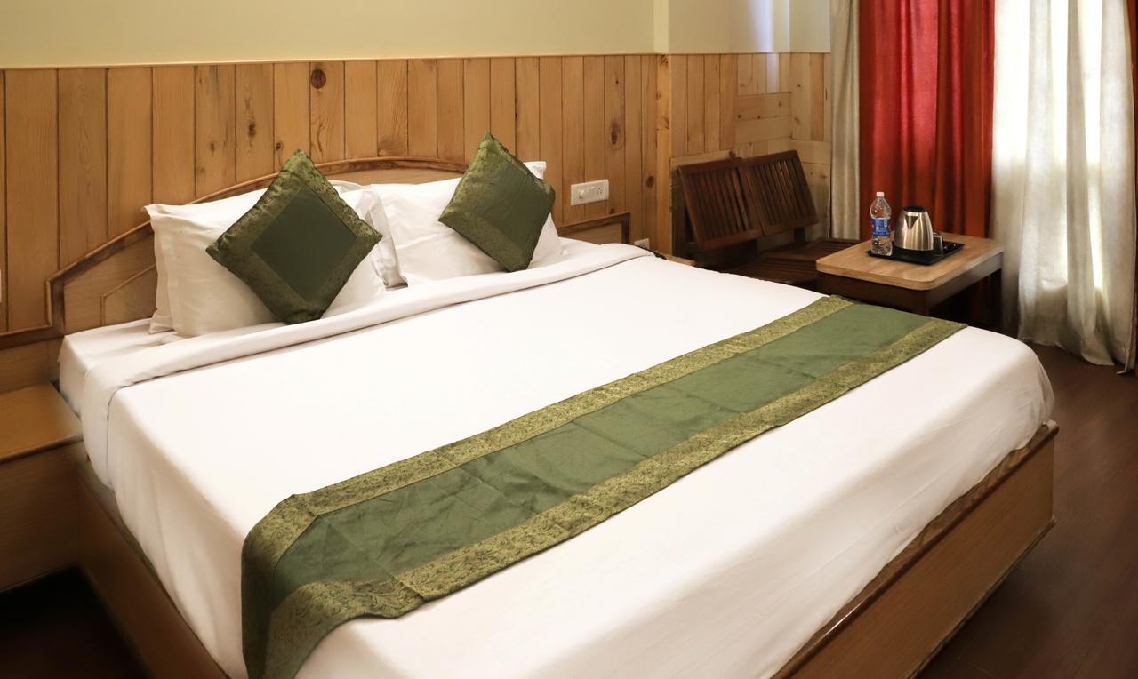Oyo 22075 Hotel Bali Palace Катра Екстер'єр фото