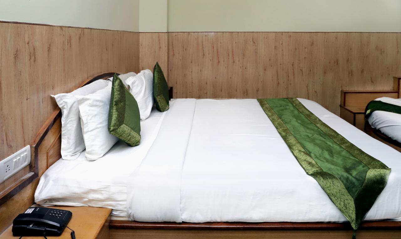 Oyo 22075 Hotel Bali Palace Катра Екстер'єр фото