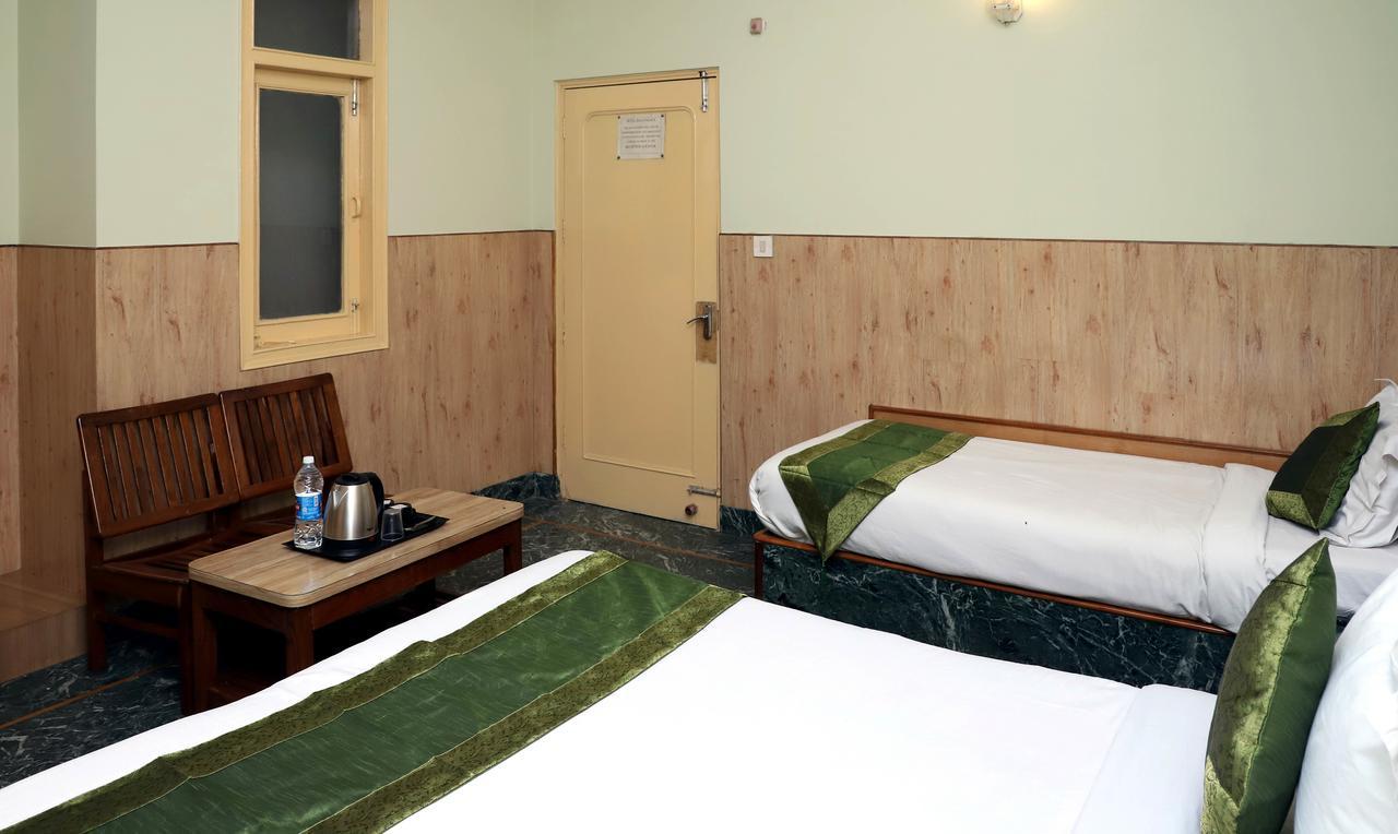Oyo 22075 Hotel Bali Palace Катра Екстер'єр фото