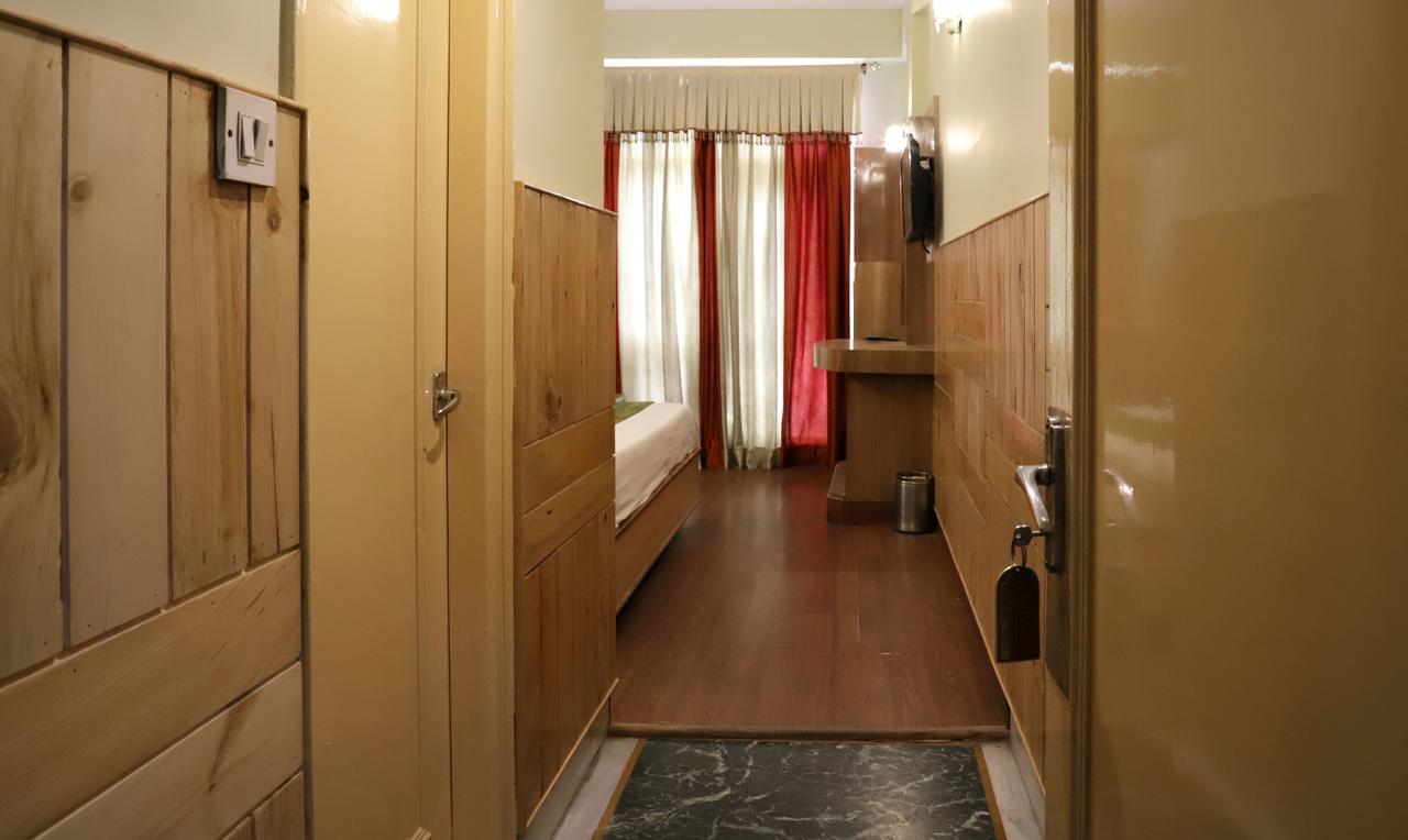 Oyo 22075 Hotel Bali Palace Катра Екстер'єр фото