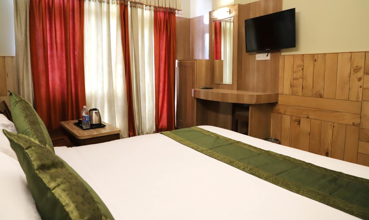 Oyo 22075 Hotel Bali Palace Катра Екстер'єр фото