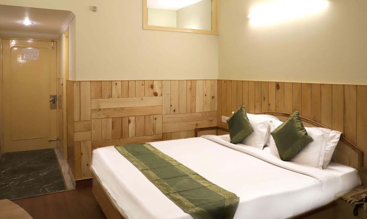 Oyo 22075 Hotel Bali Palace Катра Екстер'єр фото