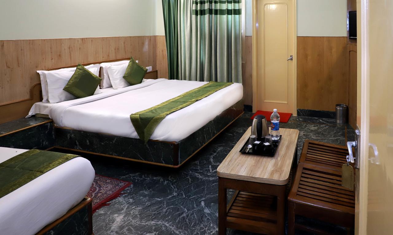 Oyo 22075 Hotel Bali Palace Катра Екстер'єр фото