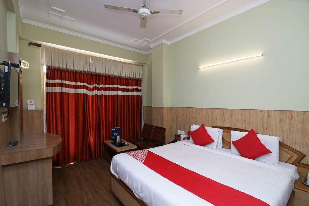 Oyo 22075 Hotel Bali Palace Катра Екстер'єр фото