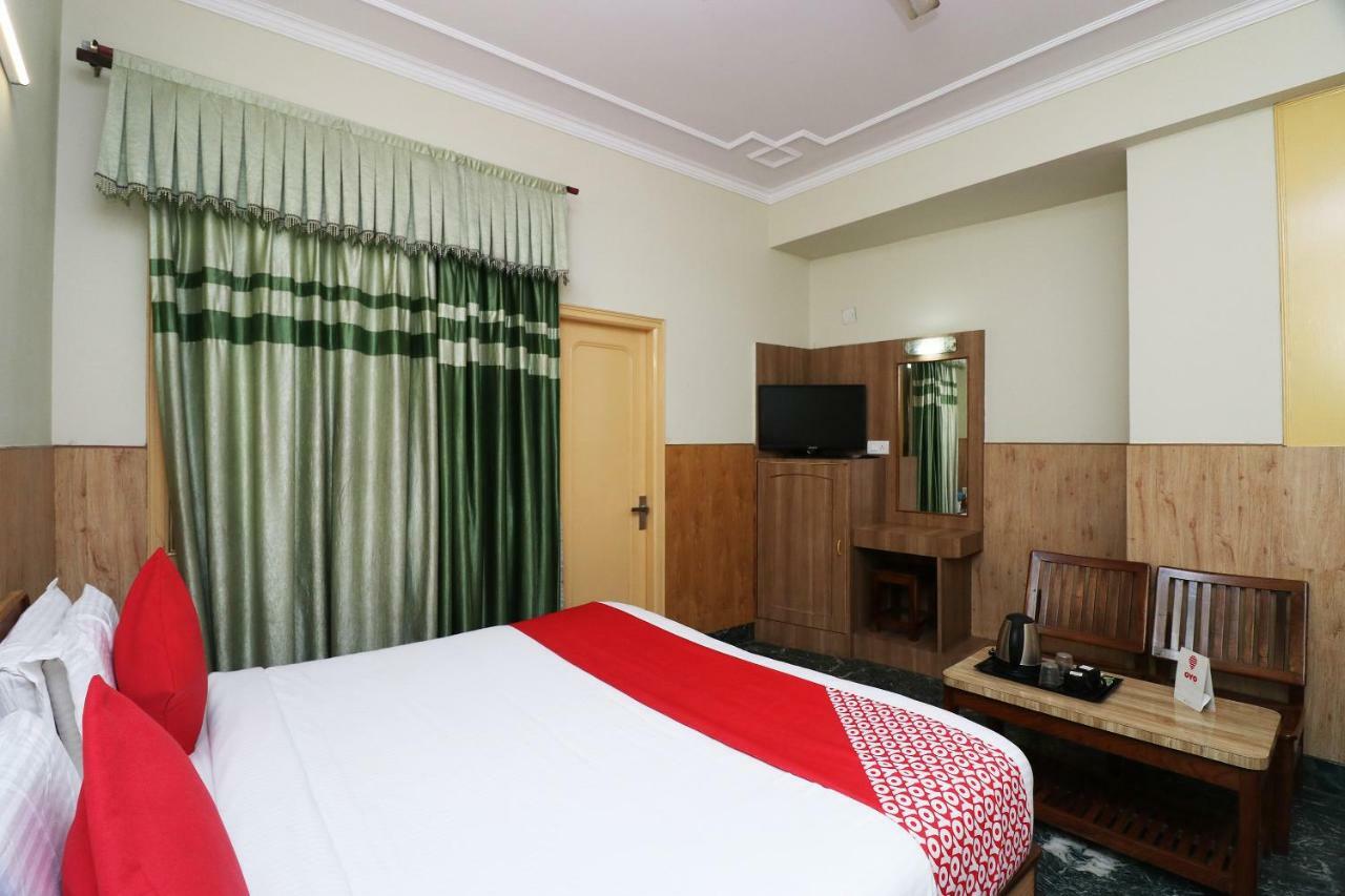 Oyo 22075 Hotel Bali Palace Катра Екстер'єр фото