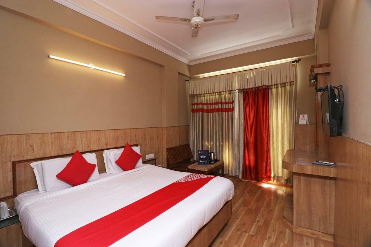 Oyo 22075 Hotel Bali Palace Катра Екстер'єр фото