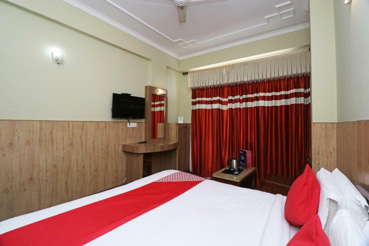 Oyo 22075 Hotel Bali Palace Катра Екстер'єр фото